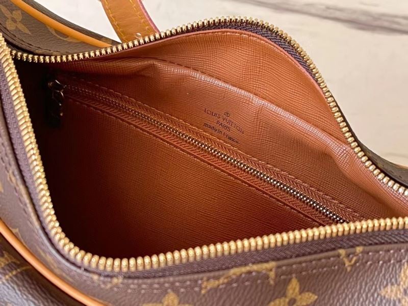 Louis Vuitton Hobo Bags